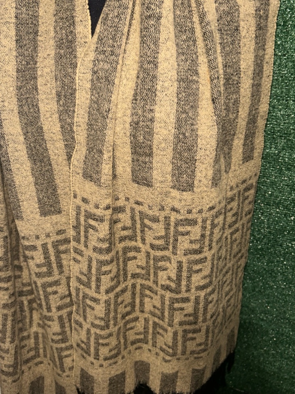 Fendi‎ Beige and Gray Signature Monogram Lambswool Scarf - Picture 14 of 14